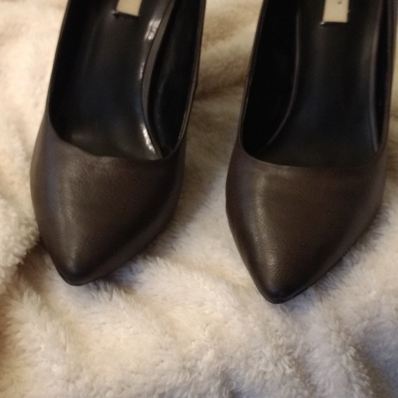 Vera Want Studded Heels - Picture 8 of 8